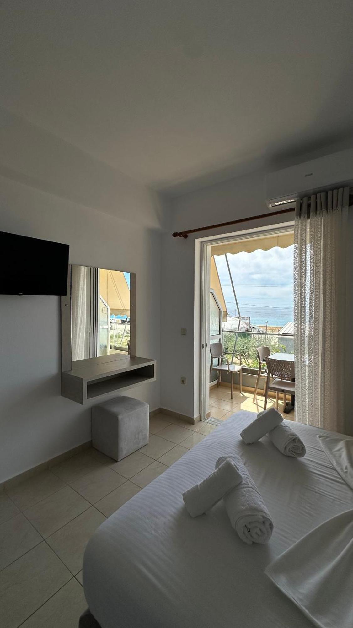 Enelia Hotel Himare
