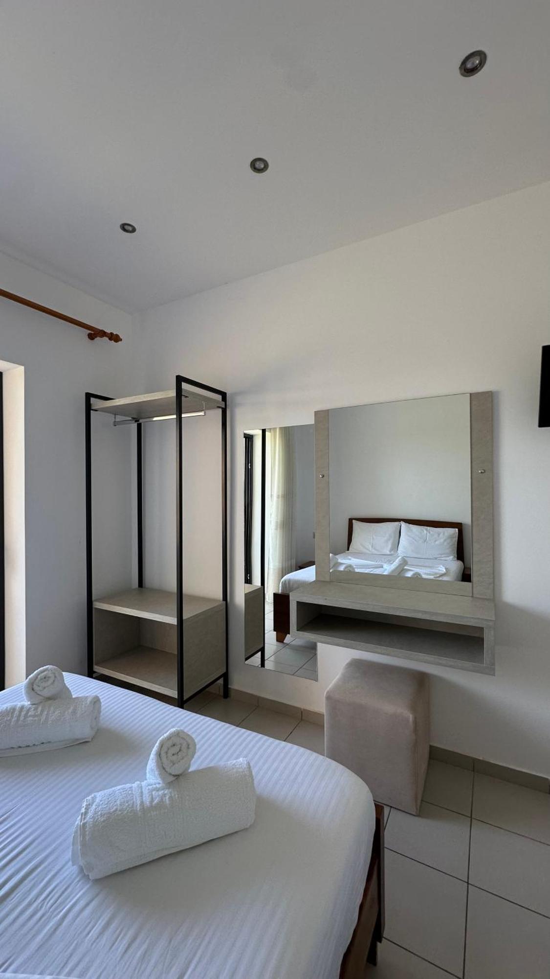 Enelia Hotel *