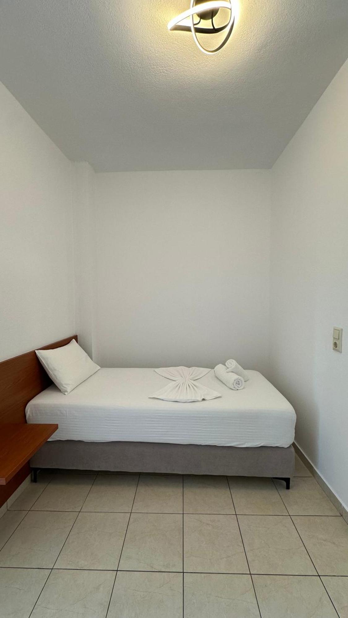Hotel Enelia *