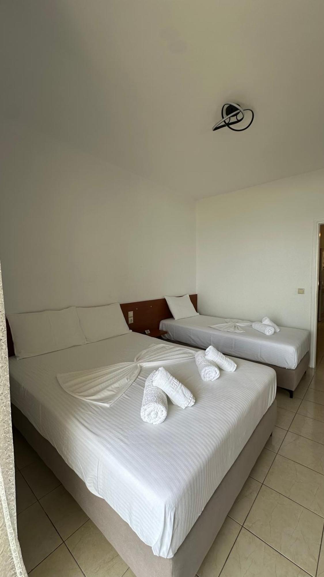 Enelia Hotel Himare